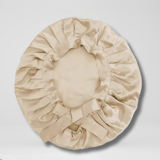 Silk bonnet for fresh and defined curls